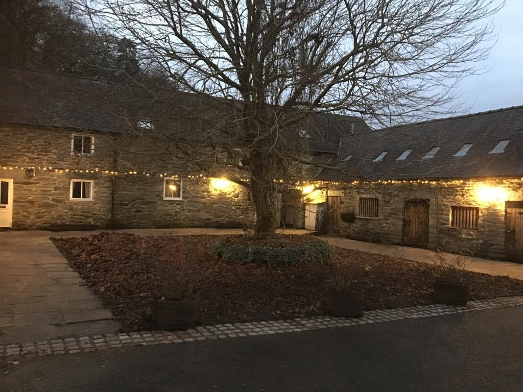 Bryn Melyn Farm Cottages Бэйла Экстерьер фото